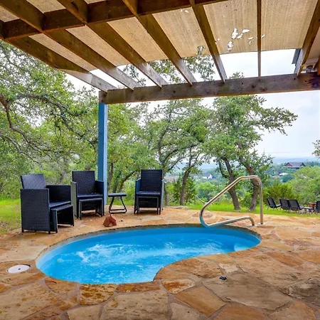 Modern Fischer House with Deck, Fire Pit&Hot Tub!